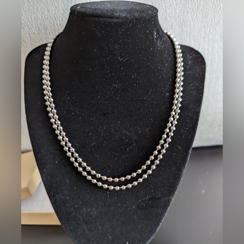 Simple Silver Tone Necklace